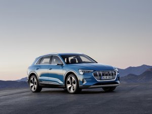 Audi’nin ilk elektrikli modeli Audi e-tron'ı tanıttı