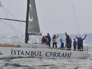 Turkcell Platinum Bosphorus Cup’ı İstanbul Cerrahi Hastanesi kazandı