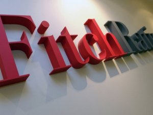 Fitch 20 Türk bankasının notunu indirdi