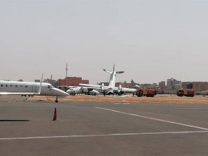 Hartum Havalimanı'nda iki Antonov çarpıştı