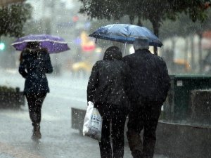 Meteoroloji'den İstanbul'a sağanak yağış uyarısı