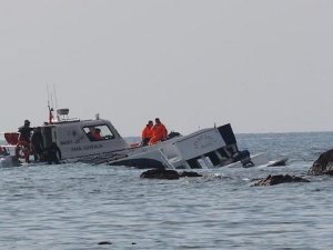 İçinde çok sayıda çocuğun bulunduğu mülteci teknesi battı