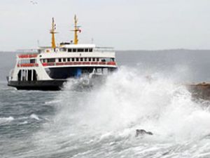 İstanbul'da vapur seferlerine fırtına engeli