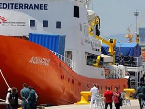 İtalya'dan sığınmacıları kurtaran gemiye el koyma kararı