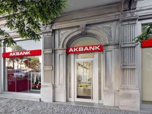 Akbank sert düştü