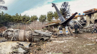 İran'da düşen kargo uçağında 16 kişi hayatını kaybetti