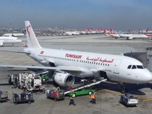 Atatürk Havalimanı'nda piste köpek girdi uçaklar pas geçti