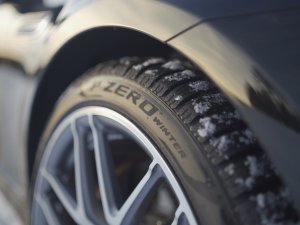 Pirelli'den yaz lastiği performansına sahip ilk kış lastiği