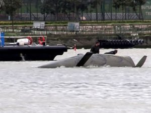 Haliç'te yelkenli tekne battı, yat kulübü öğrencileri kurtarıldı