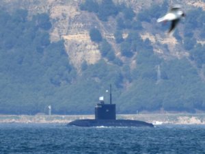 DEAŞ'ı vuran Rus denizaltısı, Çanakkale Boğazı’ndan geçti