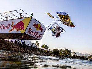 Red Bull Uçuş Günü taslak çizimlerini yüklemek için son 2 hafta
