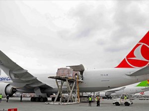 Turkish Cargo sarayın eserlerini Japonya'ya taşıdı