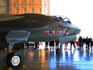 ABD'li yetkili Wheelbarger: F-35 teslimatı yakında askıya alınabilir
