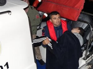 Kuzey Ege'de göçmenleri taşıyan tekne battı: 4 ölü
