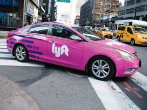 Uber'in rakibi Lyft halka arz edildi