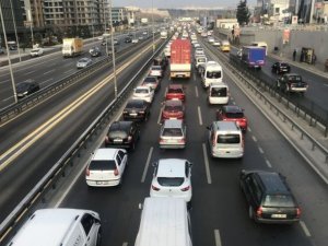 E-5 karayolunda kapalı yollar nedeniyle trafik yoğunluğu oluştu