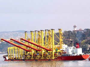 ZHEN HUA 19 isimli kargo gemisi, İstanbul Boğazı’ndan geçti