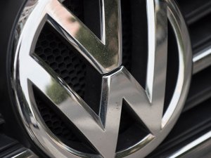 Çinli sanatçı Weiwei'den Volkswagen'e dava