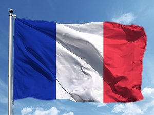 Fransa, uçak biletlerinden çevre için vergi alacak