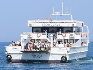 Dikili-Midilli feribot seferleri turizmi canlandırıyor
