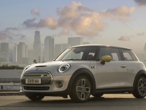 MINI ELECTRIC 270 km Menzille Yollara Çıkıyor