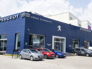 Fransız devi Peugeot Arkas Otomotiv ile şimdi Karşıyaka’da!