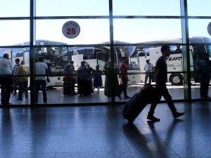 Otobüs biletleri tükendi, ek seferler de doluyor