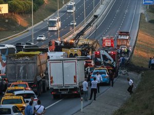 İstanbul Havalimanı yolu kaza sonucu trafiğe kapatıldı