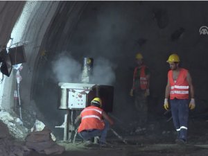 Pirinkayalar Geçidi'ndeki tünelde yıl sonunda ışık görünecek