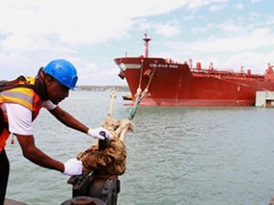 Kenya, ilk kez ham petrol ihraç etti