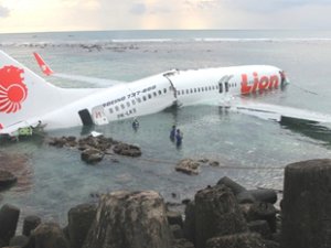 Endonezya'da denize düşen yolcu uçağı ile ilgili nihai rapor Kasım’da açıklanacak