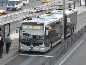 İBB: İki kat daha fazla yolcu taşıyan yerli metrobüs alımı için çalışma başlatıldı