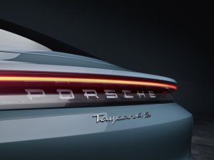 Porsche, Taycan 4S modelini ürün gamına ekledi