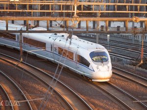 Çin’de hızlı tren rekor kırdı
