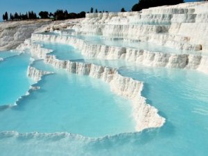 Pamukkale 10 ayda 2,3 milyon ziyaretçi ağırladı