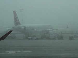 İstanbul Havalimanı'nda sis etkili oldu