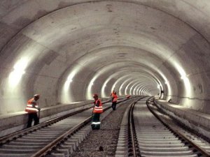 Ekrem İmamoğlu, yapımı 2 yıldır duran metro hattı için talimat verdi