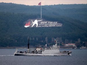 Rus askeri gemisi Çanakkale Boğazı'ndan geçti