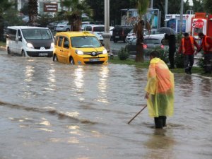 Bodrum'da fırtına ve sağanak etkisini gösterdi