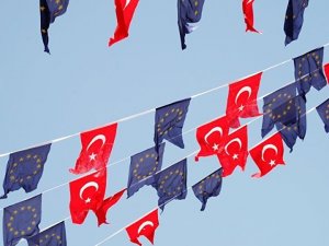 Gri ve yeşil pasaportlulara izin şartı getirildi