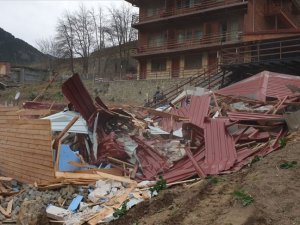 Uzungöl'de 65 kaçak binadan 14'ünün yıkımı tamamlandı