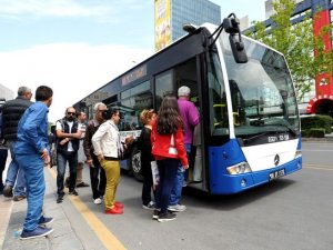 Ankara'da toplu taşıma araçları ülke nüfusundan 4 kat fazla yolcu taşıdı