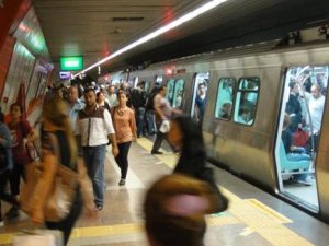 Metroda trenler cumartesi günleri de 8 araçlı olacak