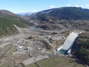 3 şehre hizmet verecek olan barajda çalışmalar devam ediyor