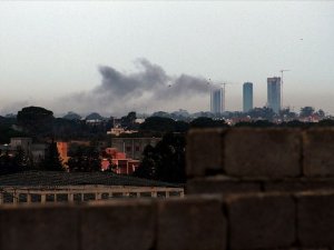 Hafter güçleri, Mitiga Havalimanı’nı vurdu