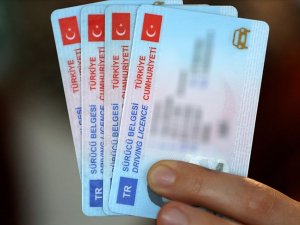 Eski tip sürücü belgelerinin değiştirilme süresi uzatıldı