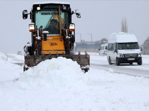 Sivas'ta 532 köy yolu kar nedeniyle ulaşıma kapandı