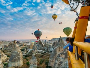 Kapadokya'da balonlar yeniden gökyüzünde