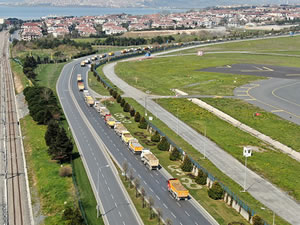 Atatürk Havalimanı çevresinde kamyon yoğunluğu