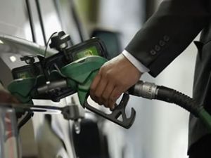 Petrol fiyatı düştü, benzine indirim yolda